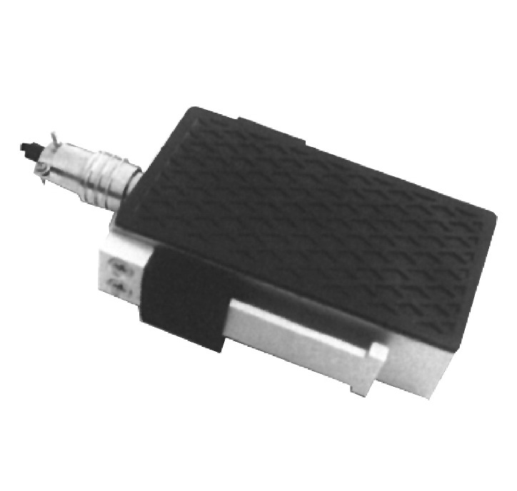 ZEMIC L16A-G1-100 자동차 페달 답력계